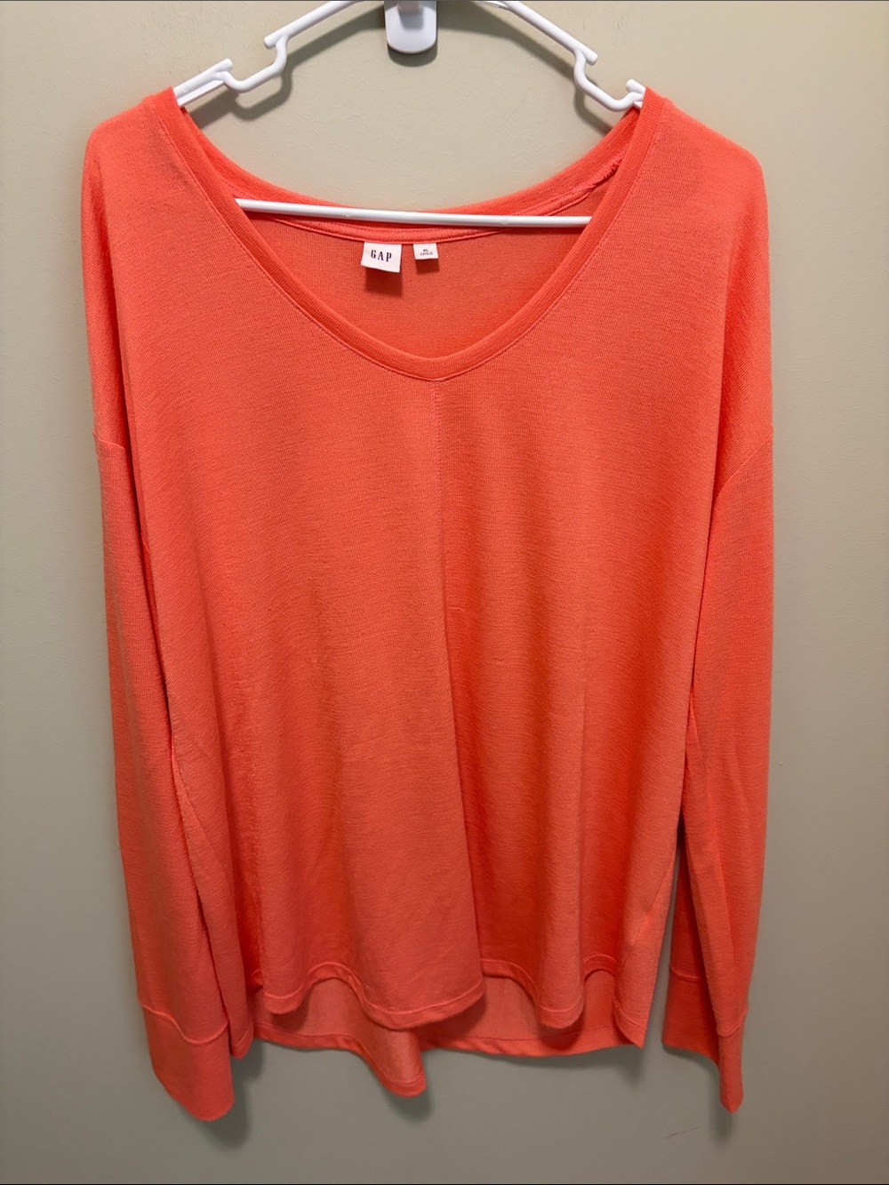 GAP Coral V-Neck Lightweight Sweater Top